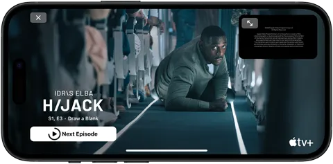 Telefon z filmem na ekranie