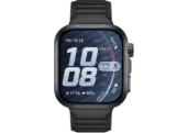 Zegarek Huawei Watch Fit 5 Pro z czarnym paskiem i kopertą.