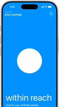 iPhone wyświetlający aplikację Znajdź wyszukującą AirPodsy. AirPodsy znajdują się w pobliżu iPhone’a