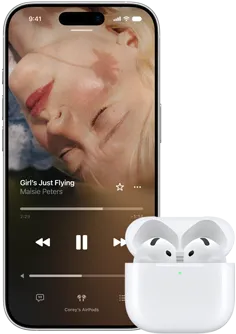 iPhone i AirPodsy w otwartym etui ładującym