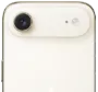 iPhone Air w kolorze białego obłoku pokazany od tyłu z wyeksponowanym systemem aparatu głównego Fusion znajdującym się w wypukłej górnej części urządzenia
