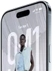 iPhone Air pokazany z przodu i z boku, eksponowany jest sięgający krawędzi wyświetlacz, na którym widnieje ekran blokady