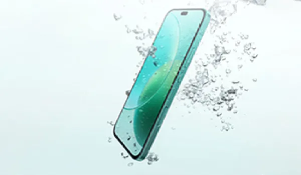 Telefon z tapetą z błękitnym morzem