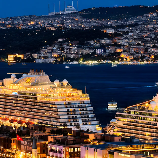 Nocny widok na port