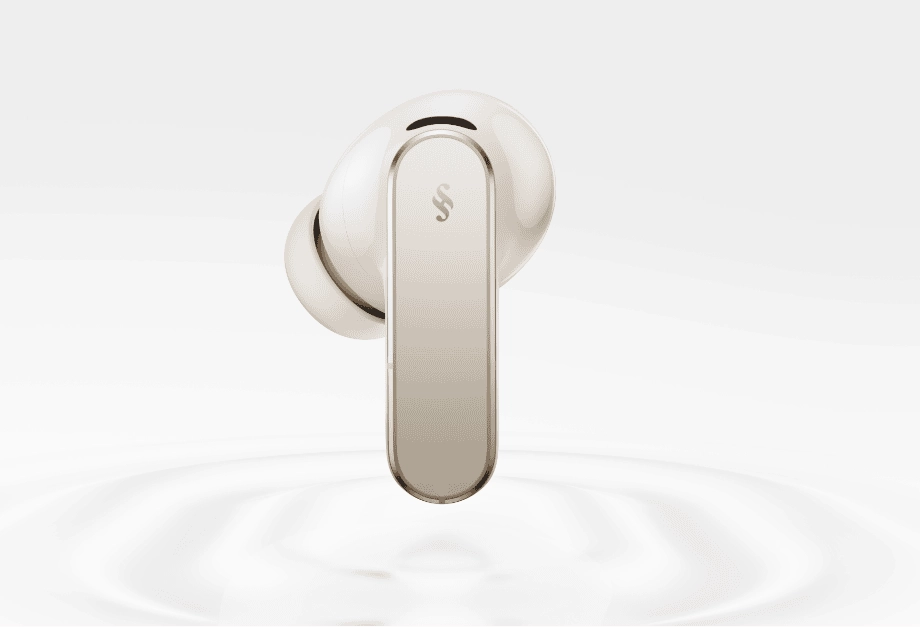 Słuchawka Huawei FreeBuds Pro 5 z podłużnym złocistym pierścieniem zamontowanym wokół korpusu i z logo HUAWEI SOUND