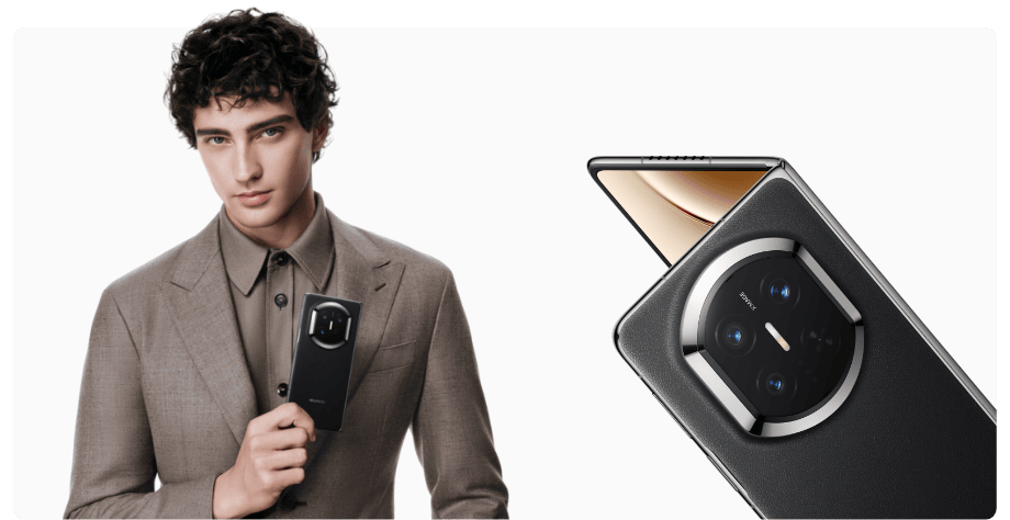 Mężczyzna z czarnym smartfonem Huawei Mate X7 w dłoni, obok półotwarty, czarny Huawei Mate X7 ze czarnymi krawędziami