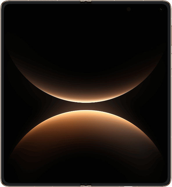 W pełni otwarty smartfon Huawei Mate X7 ze złotymi krawędziami ustawiony pod ostrym kątem, ekran wyświetla złoto-czarny obraz