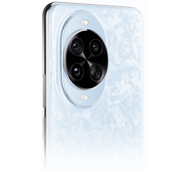 Tył błękitnego i ze wzorem kryształu lodu smartfona Huawei Nova 14 Pro w zbliżeniu na wieloobiektywowy aparat fotograficzny