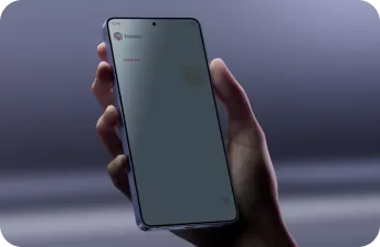 Dłoń trzyma smartfon Galaxy S26 Ultra w trybie prywatnym