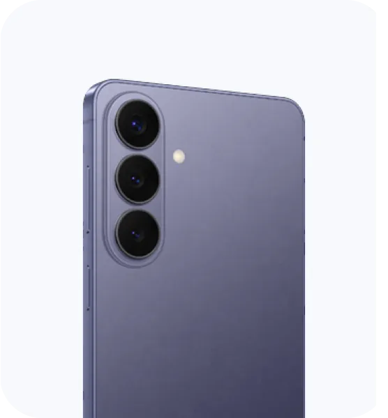 Zbliżenie na plecy telefonu Galaxy S26+ w kolorze fioletowym