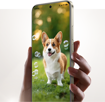 Note 17 Pro Max 5G trzymany w dłoni z wygenerowanym obrazem psa na ekranie