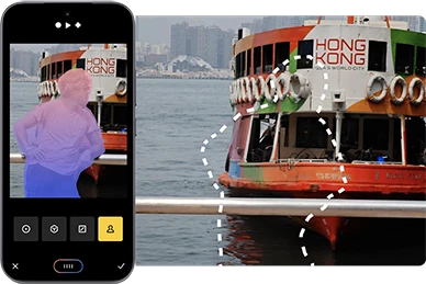 Smartfon Xiaomi z funkcją usuwania obiektu ze zdjęcia promu na wodzie