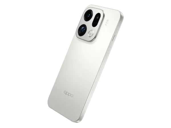 Smartfon Oppo w białej obudowie, widok tylnego panelu z wyspą trzech aparatów i logo Oppo.