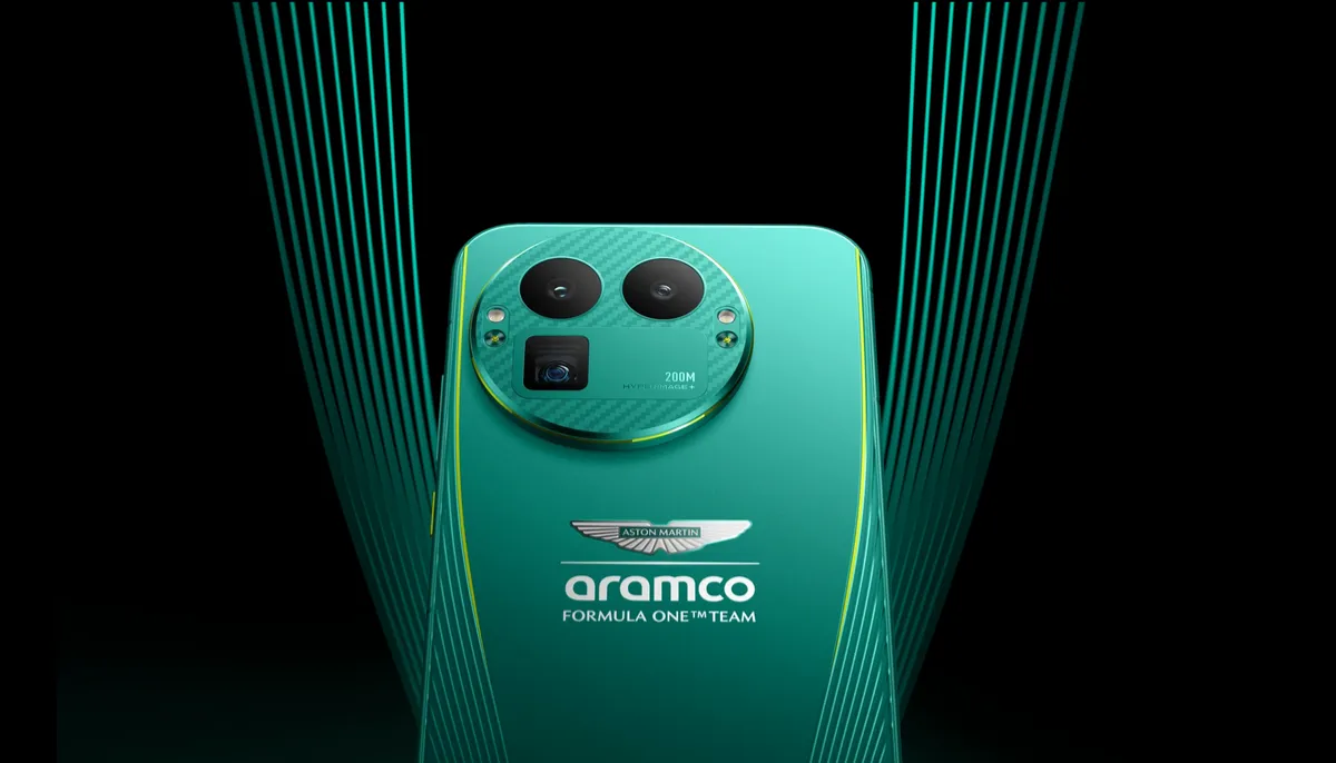 Tylny panel smartfona z wzorem aerodynamicznych linii podkreślających kształt obudowy.